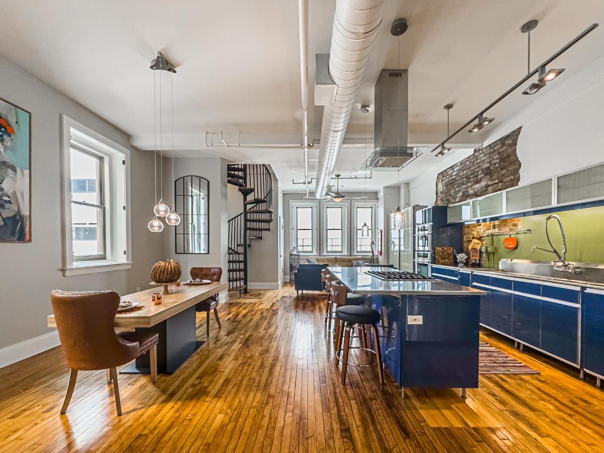 The Historic Lyric Penthouse With Private Rooftop Cincinnati Eksteriør bilde